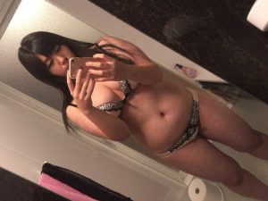超乳から爆乳までぽっちゃり素人さんが自撮りしたエロ写メがこれｗｗｗ